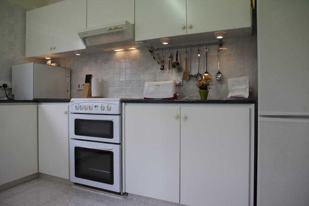 The Marilouize Apartment Peyia Phòng bức ảnh